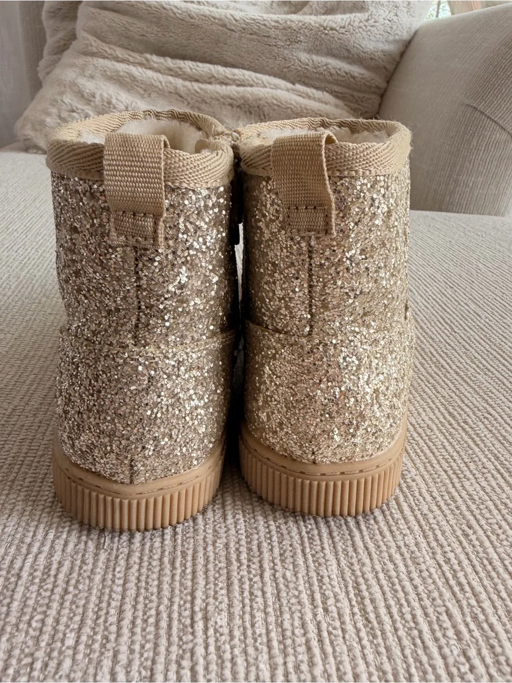 Cat & Jack Girls Glitter Pull-On Gold Boots with fur shearling lining 12T